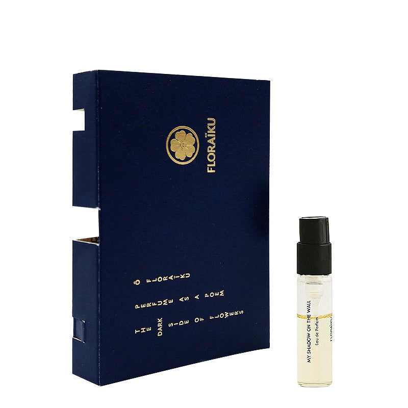 campioni ufficiali di profumo of Floraiku My Shadow On The Wall fragrance 1,5 ml 0,05 fl. oz.
